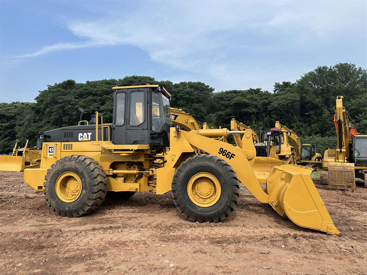 CATERPILLAR 966F - Fadrom me goma: foto 2 CATERPILLAR 966F - Fadrom me goma: foto 2