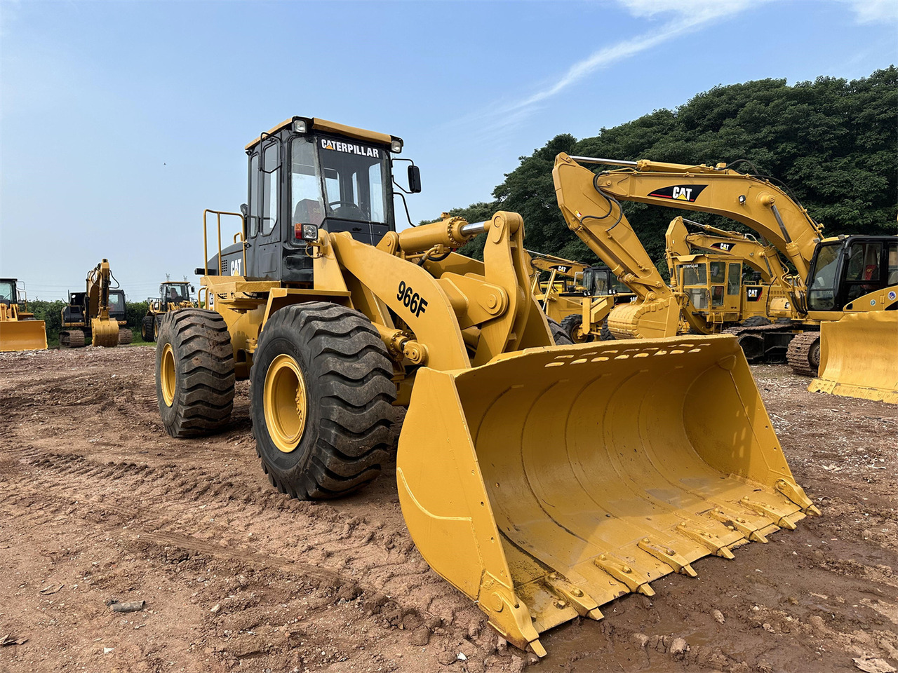 CATERPILLAR 966F - Fadrom me goma: foto 2 CATERPILLAR 966F - Fadrom me goma: foto 2