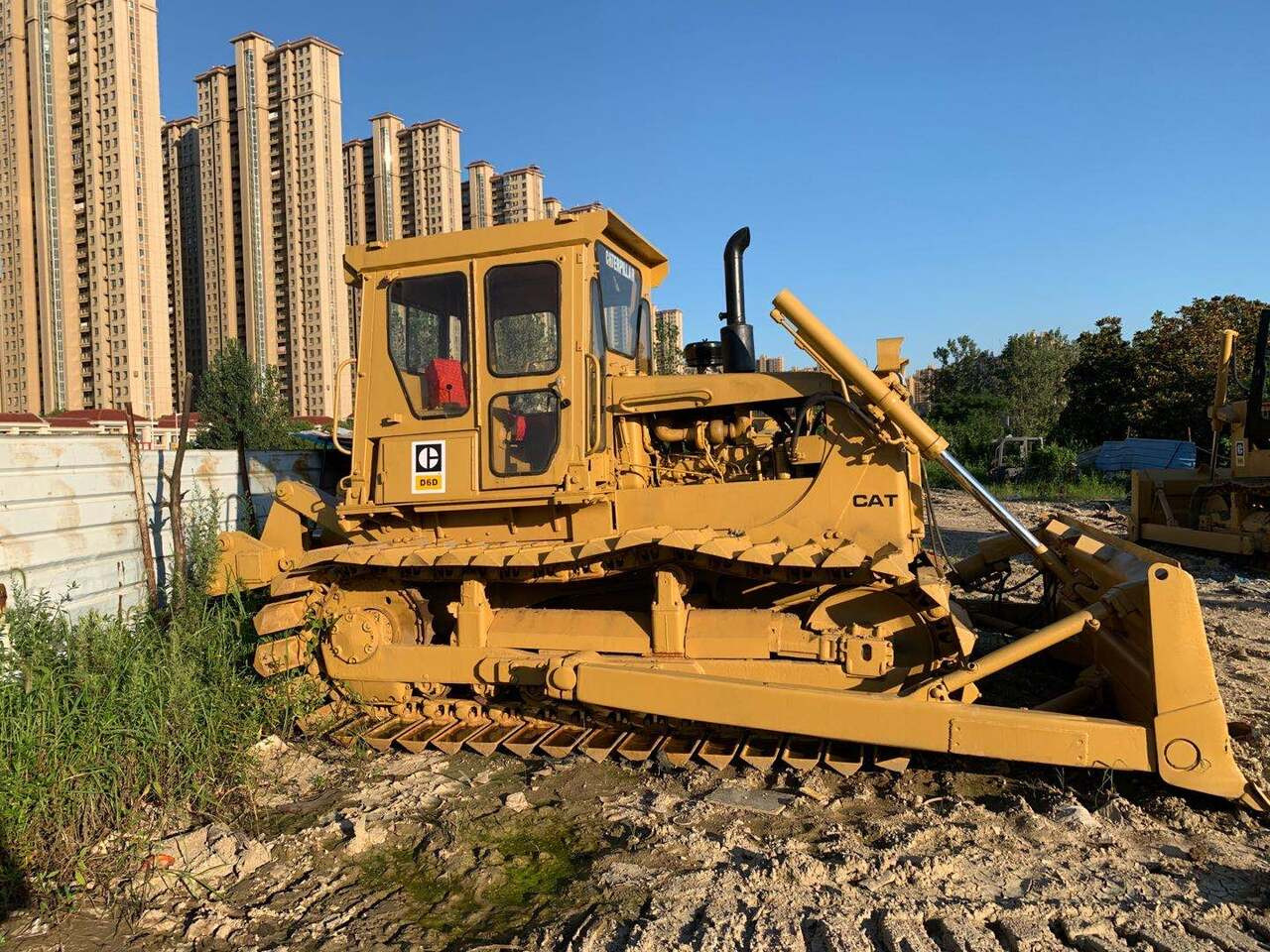 CATERPILLAR D6D - Buldozer: foto 1 CATERPILLAR D6D - Buldozer: foto 1