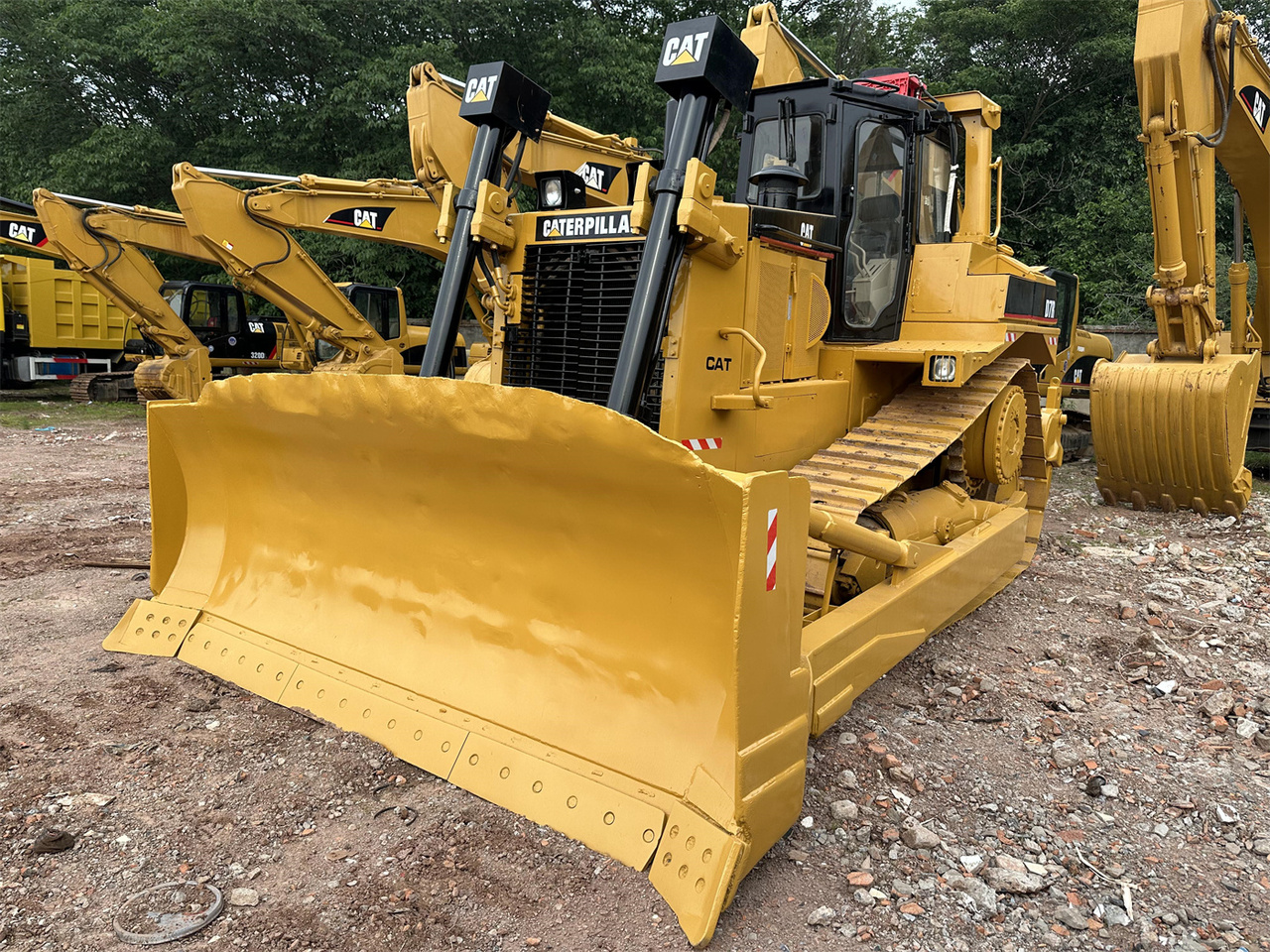 CATERPILLAR D7R - Buldozer: foto 2 CATERPILLAR D7R - Buldozer: foto 2