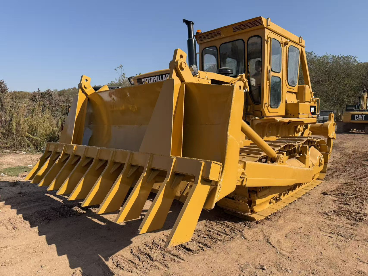 CATERPILLAR D8K - Buldozer: foto 1 CATERPILLAR D8K - Buldozer: foto 1