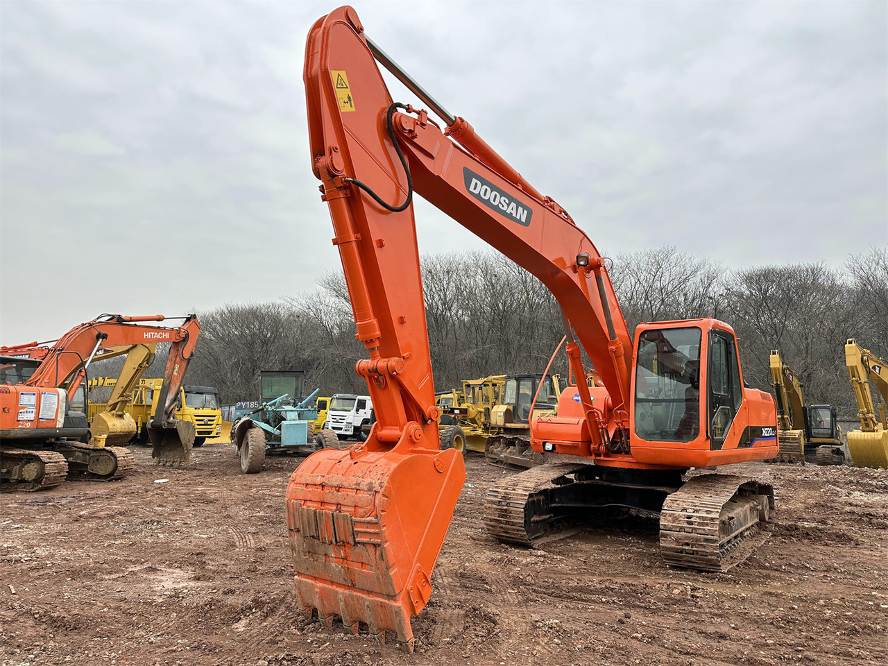 DOOSAN DH220 - Ekskavator me zinxhirë: foto 3 DOOSAN DH220 - Ekskavator me zinxhirë: foto 3