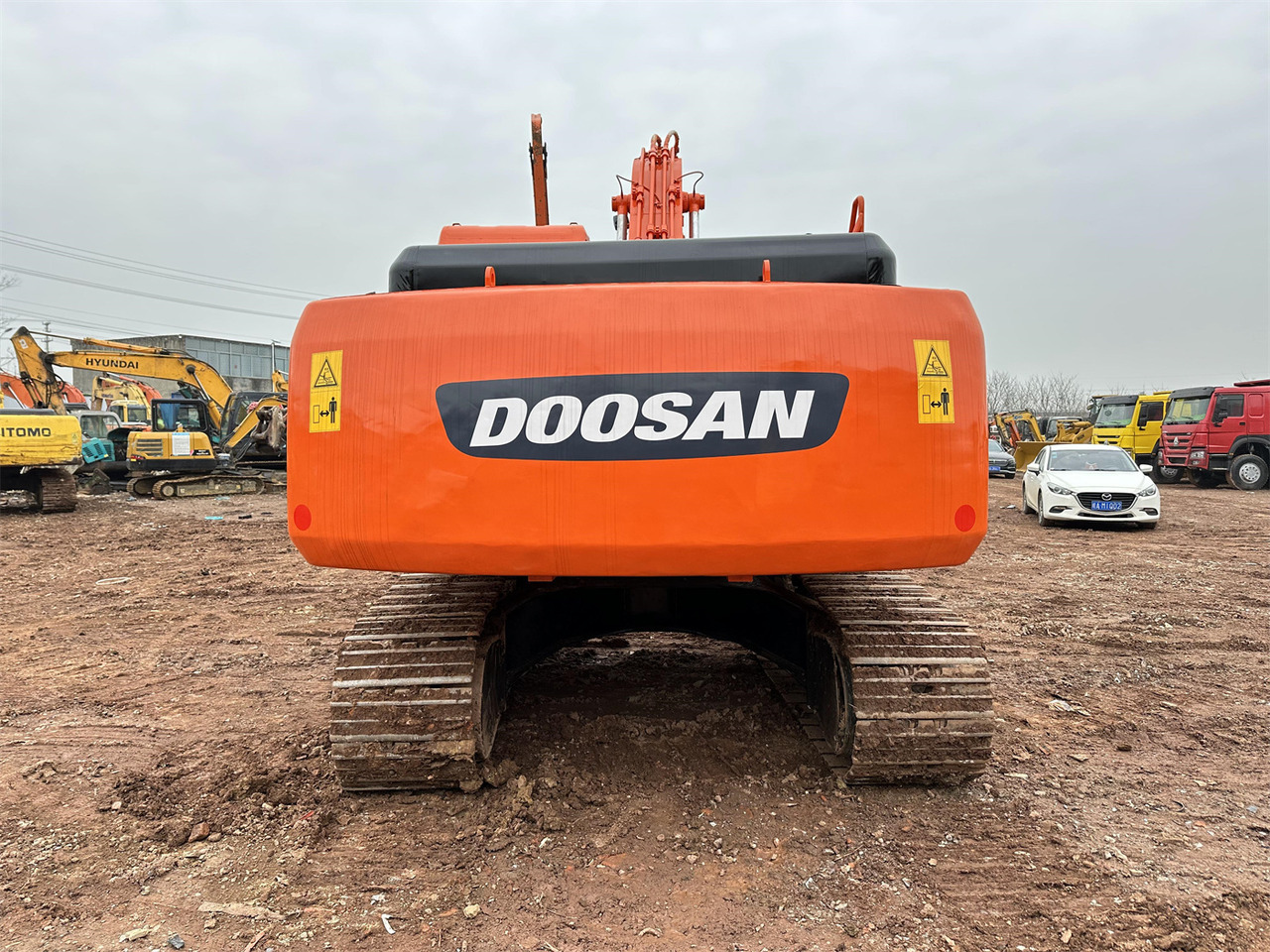 DOOSAN DH220 excavator - Ekskavator me zinxhirë: foto 5 DOOSAN DH220 excavator - Ekskavator me zinxhirë: foto 5
