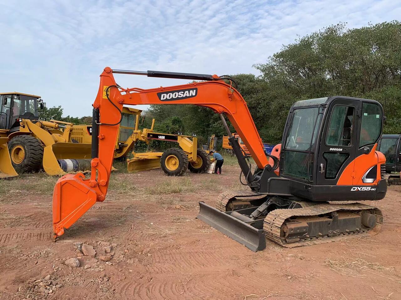 DOOSAN DX55 excavator - Ekskavator: foto 1 DOOSAN DX55 excavator - Ekskavator: foto 1