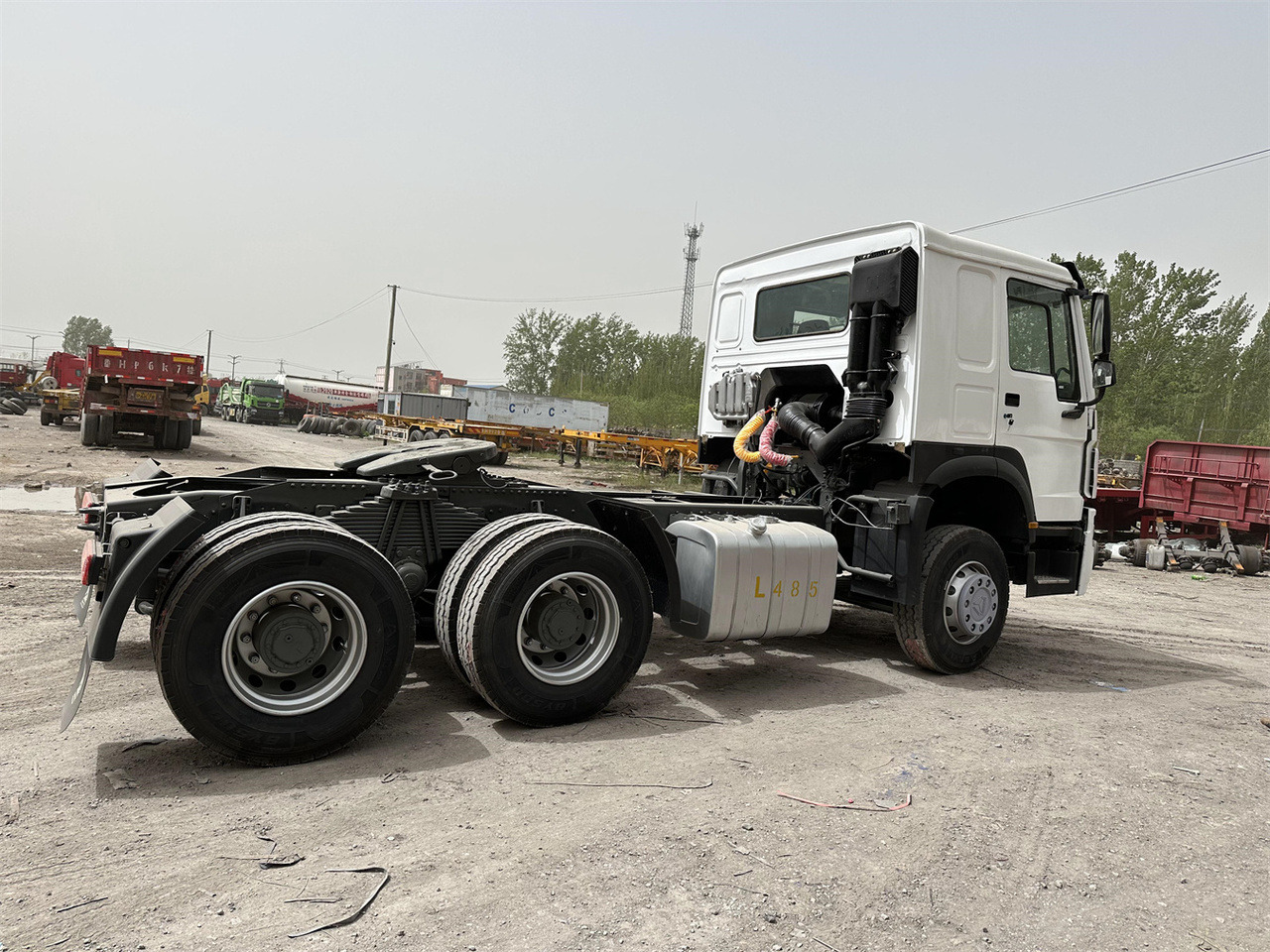 SINOTRUK Howo 371 Truck Head - Gjysmë-kamion: foto 3 SINOTRUK Howo 371 Truck Head - Gjysmë-kamion: foto 3