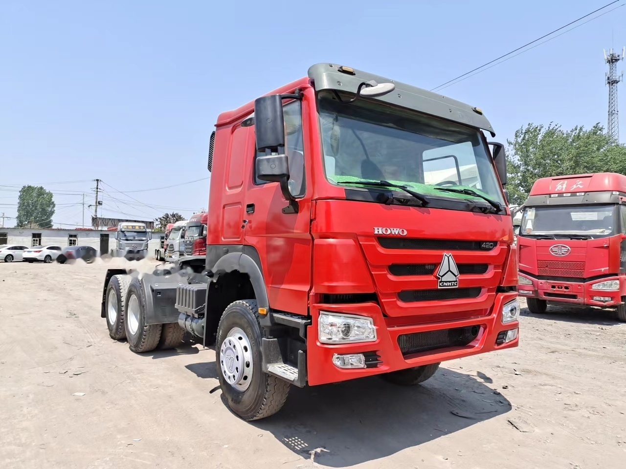 SINOTRUK Howo tractor unit 420 - Gjysmë-kamion: foto 4 SINOTRUK Howo tractor unit 420 - Gjysmë-kamion: foto 4
