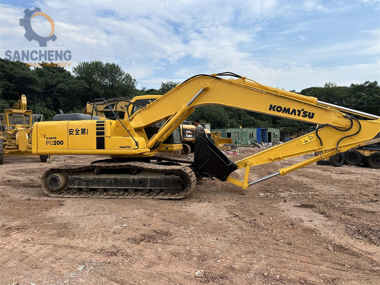 KOMATSU PC200-6 - Ekskavator me zinxhirë: foto 4 KOMATSU PC200-6 - Ekskavator me zinxhirë: foto 4