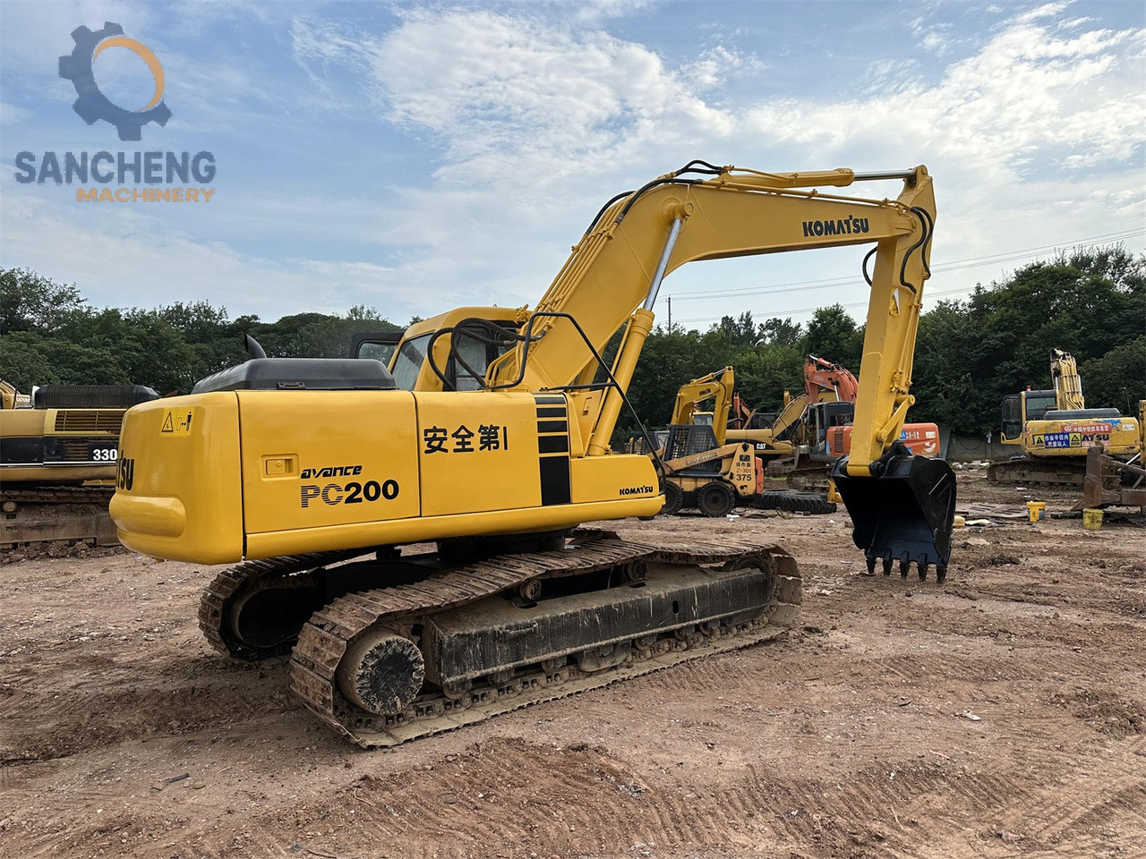 KOMATSU PC200-6 - Ekskavator me zinxhirë: foto 1 KOMATSU PC200-6 - Ekskavator me zinxhirë: foto 1