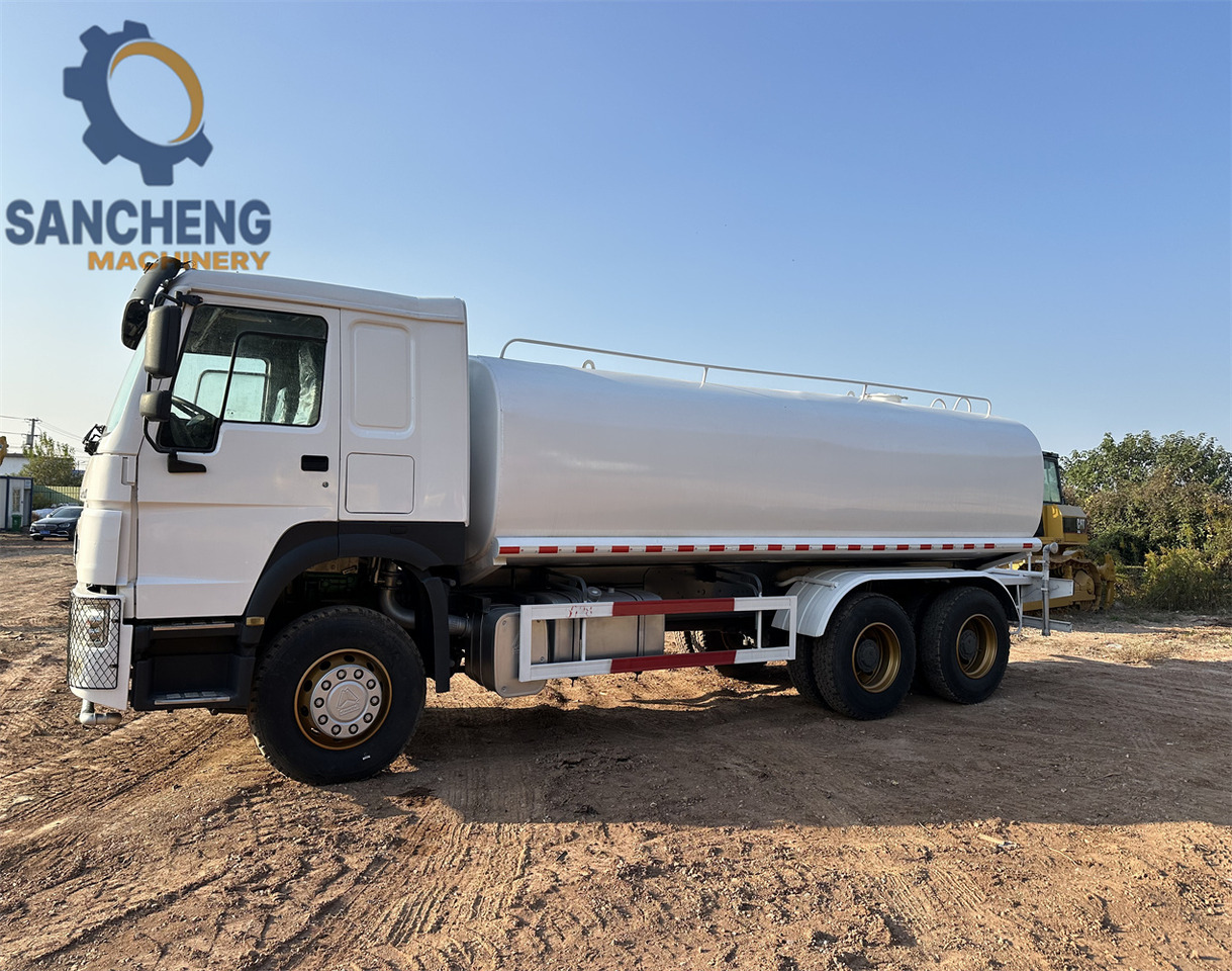 SINOTRUK HOWO 371 6x4 Water Tanker Truck - Autobot: foto 4 SINOTRUK HOWO 371 6x4 Water Tanker Truck - Autobot: foto 4