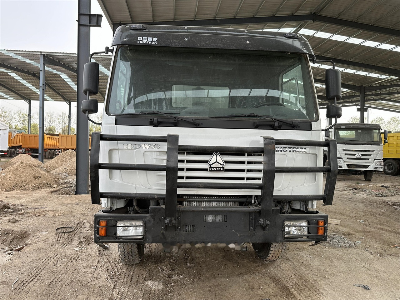 SINOTRUK HOWO 371 Dump Truck - Kamion vetëshkarkues: foto 4 SINOTRUK HOWO 371 Dump Truck - Kamion vetëshkarkues: foto 4