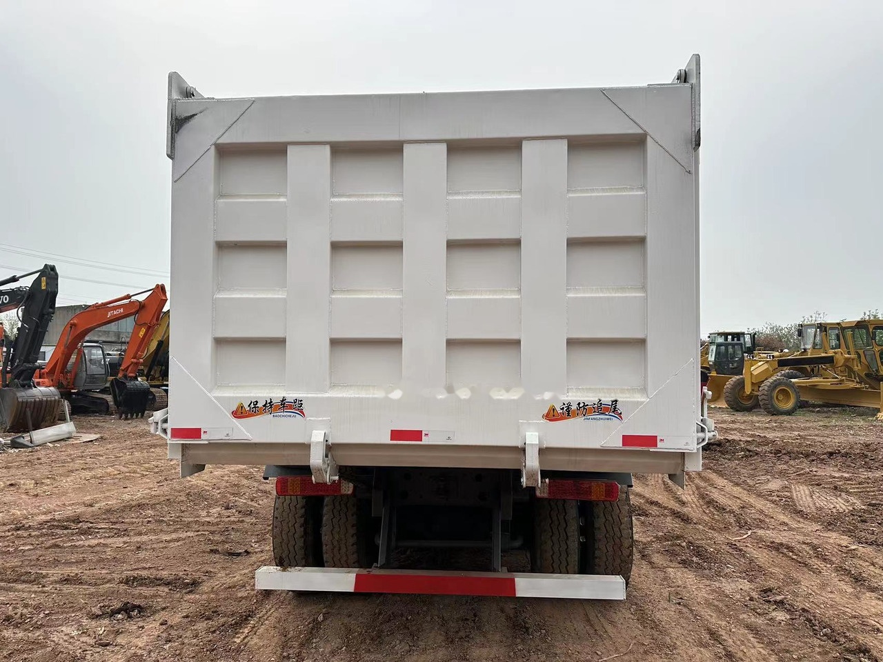 Lizingu i SINOTRUK HOWO 371 with Bumper SINOTRUK HOWO 371 with Bumper: foto 8