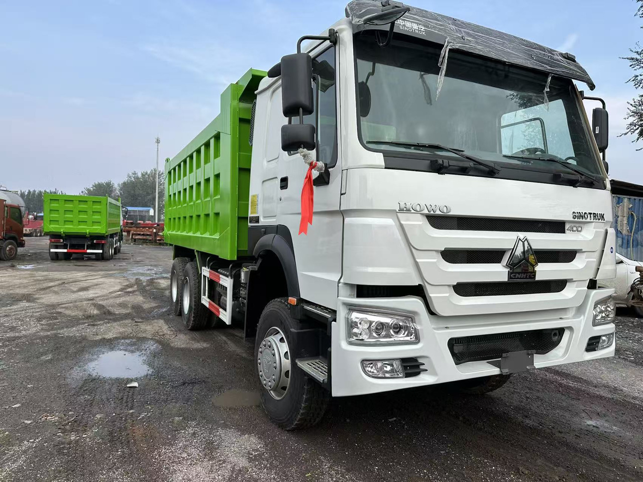 SINOTRUK HOWO 400HP 6X4 Tipper Truck - Kamion vetëshkarkues: foto 1 SINOTRUK HOWO 400HP 6X4 Tipper Truck - Kamion vetëshkarkues: foto 1