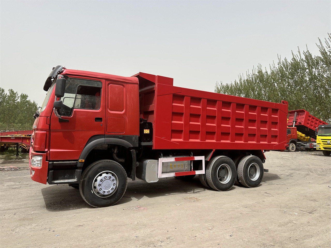 SINOTRUK Howo Dump truck 371 - Kamion vetëshkarkues: foto 5 SINOTRUK Howo Dump truck 371 - Kamion vetëshkarkues: foto 5