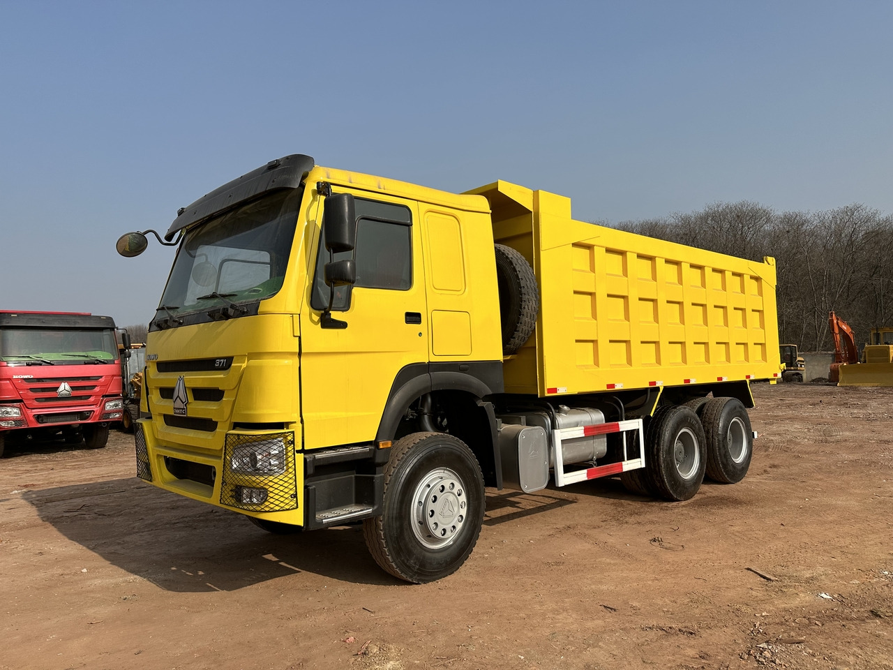 SINOTRUK Howo Dump truck 371 - Kamion vetëshkarkues: foto 2 SINOTRUK Howo Dump truck 371 - Kamion vetëshkarkues: foto 2