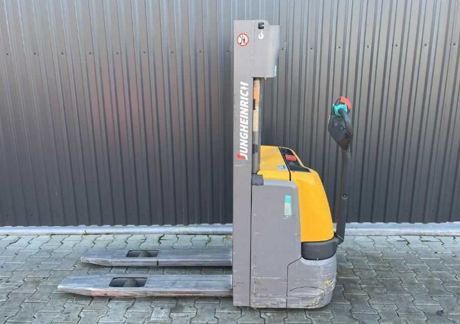 Jungheinrich EJC112 - Stivosës: foto 2 Jungheinrich EJC112 - Stivosës: foto 2