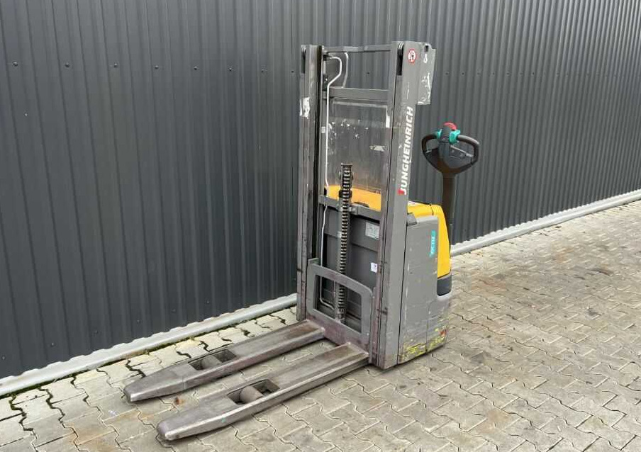 Jungheinrich EJC112 - Stivosës: foto 1 Jungheinrich EJC112 - Stivosës: foto 1