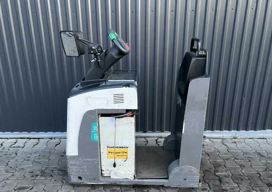 Jungheinrich EZS130 - Traktor rimorkimi: foto 2 Jungheinrich EZS130 - Traktor rimorkimi: foto 2