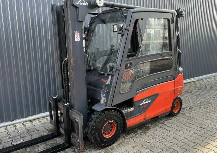 Linde E30L-01 - Pirun elektrik: foto 1 Linde E30L-01 - Pirun elektrik: foto 1