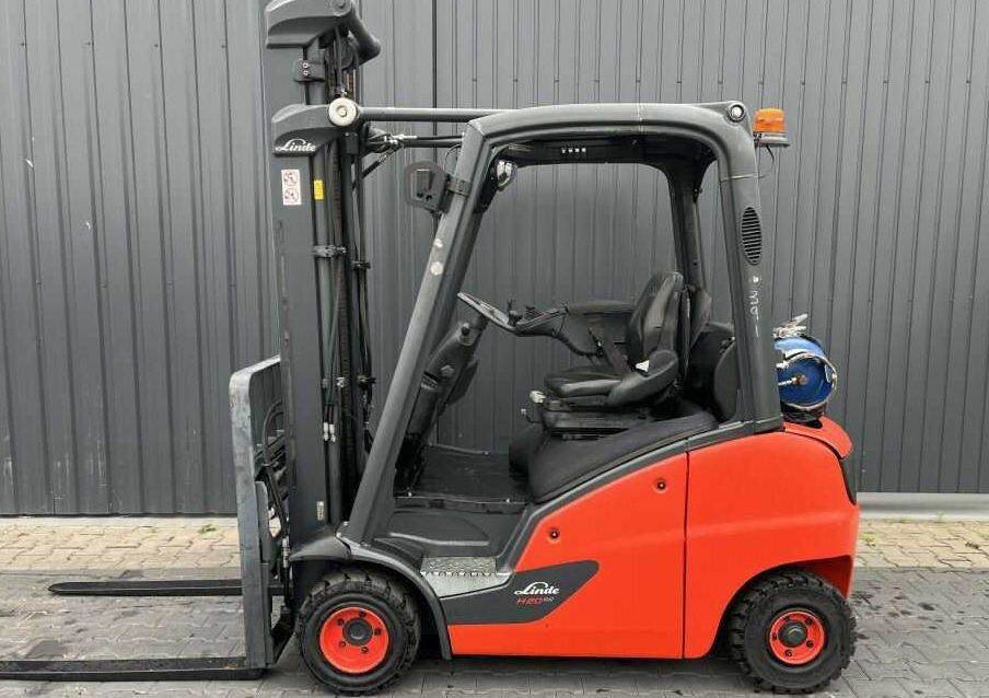 Linde H20T-01 - Pirun më gaz: foto 2 Linde H20T-01 - Pirun më gaz: foto 2
