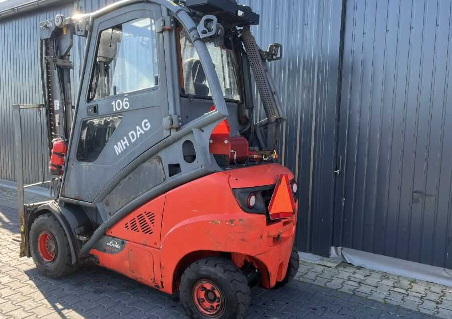 Linde H25D-02/600 - Pirun më naftë: foto 3 Linde H25D-02/600 - Pirun më naftë: foto 3