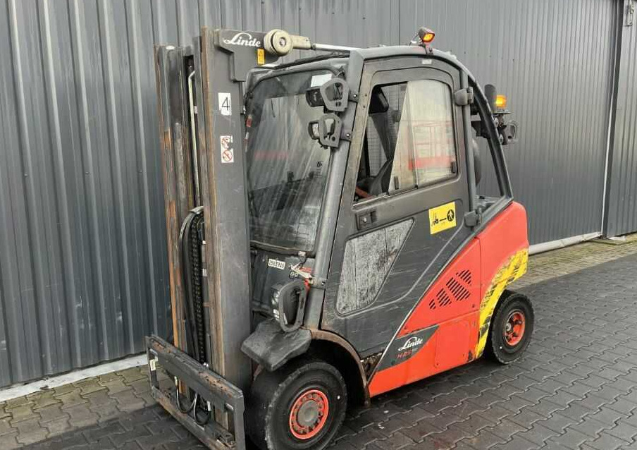 Linde H25D-02 - Pirun më naftë: foto 1 Linde H25D-02 - Pirun më naftë: foto 1