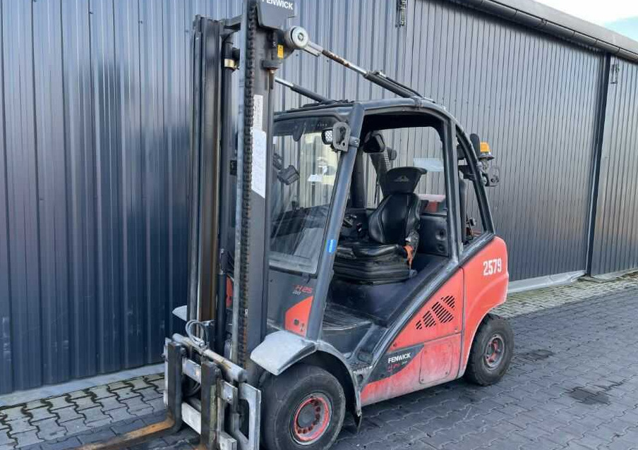 Linde H25T-02 - Pirun më gaz: foto 1 Linde H25T-02 - Pirun më gaz: foto 1