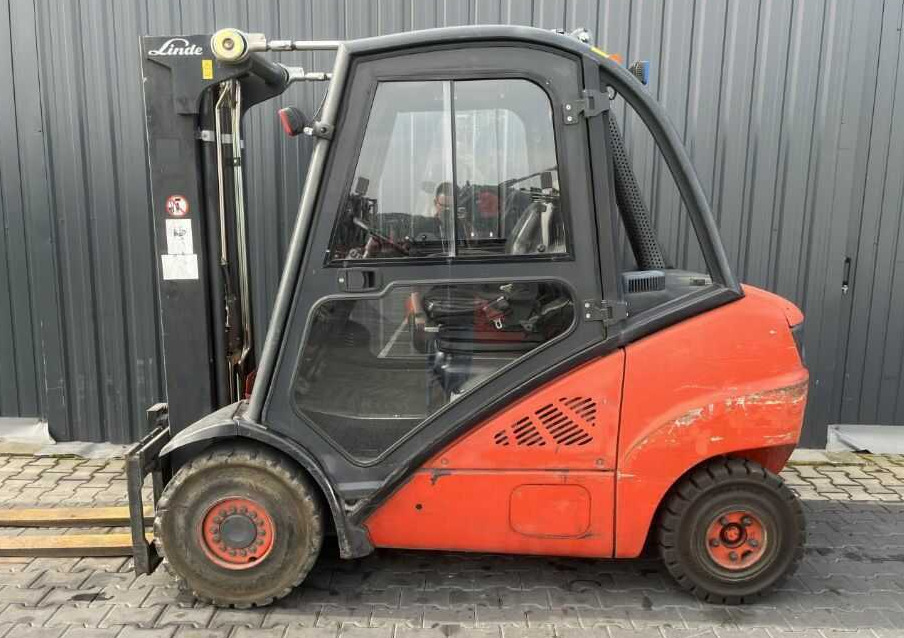 Linde H30D - Pirun më naftë: foto 2 Linde H30D - Pirun më naftë: foto 2