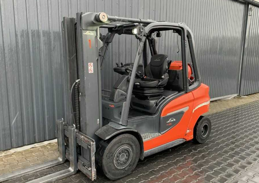 Linde H35T-01 - Pirun më gaz: foto 1 Linde H35T-01 - Pirun më gaz: foto 1