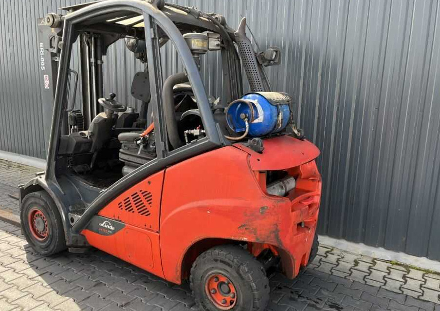 Linde H35T-02 - Pirun më gaz: foto 3 Linde H35T-02 - Pirun më gaz: foto 3