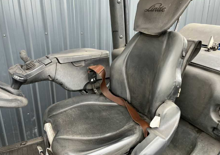 Linde H35T-02 - Pirun më gaz: foto 3 Linde H35T-02 - Pirun më gaz: foto 3