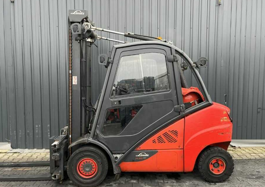Linde H35T-02 - Pirun më gaz: foto 2 Linde H35T-02 - Pirun më gaz: foto 2