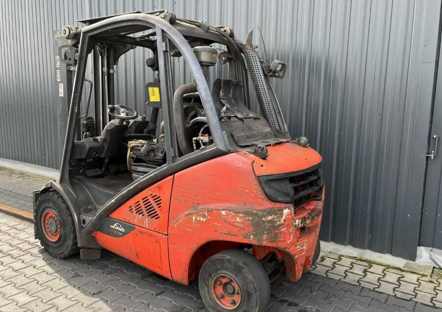 Linde H35T-02 - Pirun më gaz: foto 3 Linde H35T-02 - Pirun më gaz: foto 3