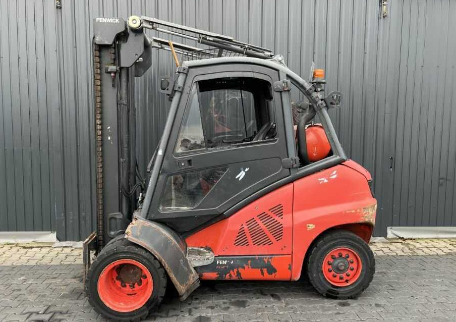 Linde H40T-02 - Pirun më gaz: foto 2 Linde H40T-02 - Pirun më gaz: foto 2