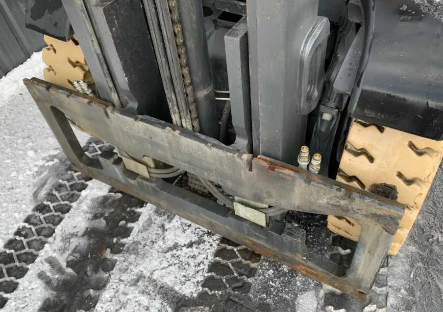 Linde H45T-01 - Pirun më gaz: foto 4 Linde H45T-01 - Pirun më gaz: foto 4