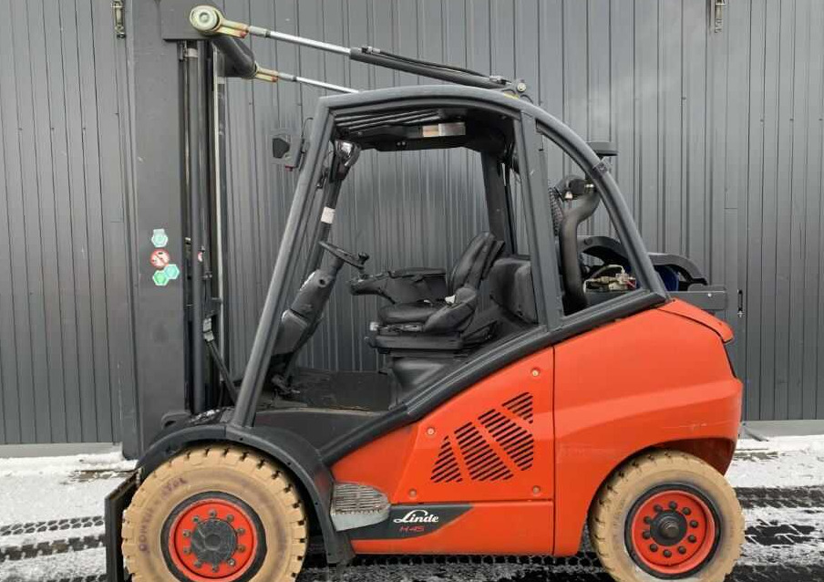 Linde H45T-01 - Pirun më gaz: foto 5 Linde H45T-01 - Pirun më gaz: foto 5