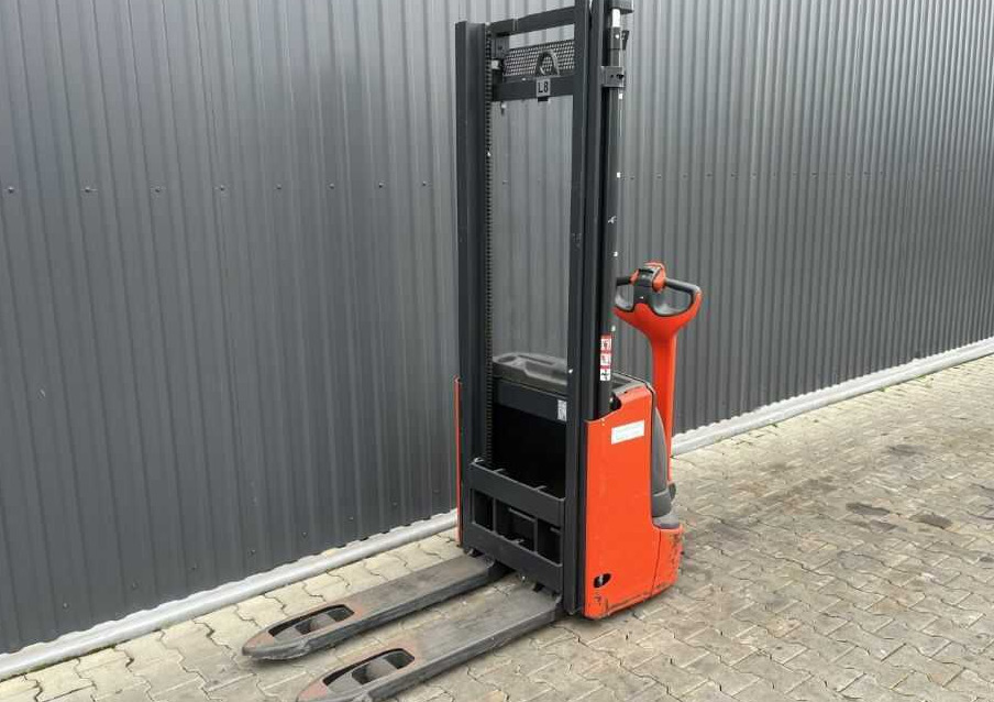 Linde L10 - Stivosës: foto 1 Linde L10 - Stivosës: foto 1