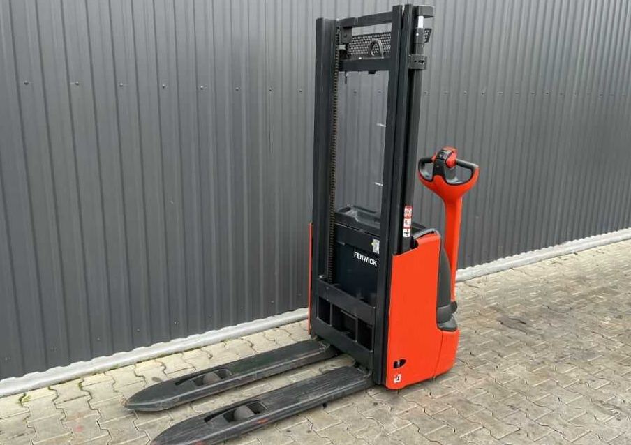 Linde L12 - Stivosës: foto 1 Linde L12 - Stivosës: foto 1