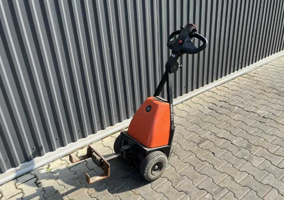 Linde TWE080N - Traktor rimorkimi: foto 1 Linde TWE080N - Traktor rimorkimi: foto 1