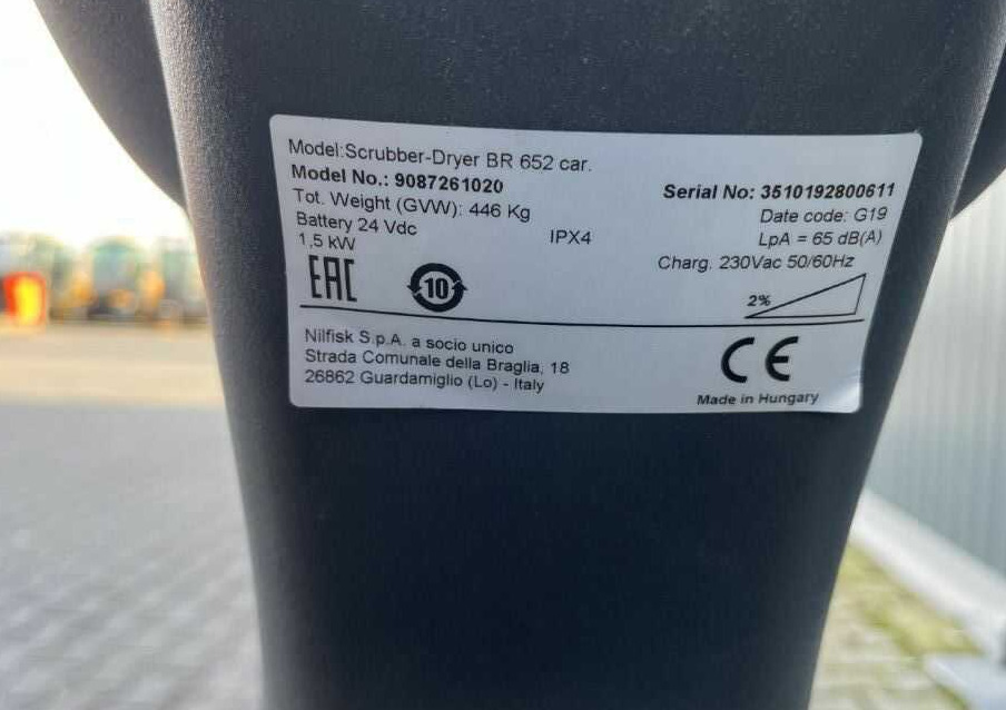Nilfisk BR652 - Makineri larëse-tharëse dyshemeje: foto 4 Nilfisk BR652 - Makineri larëse-tharëse dyshemeje: foto 4