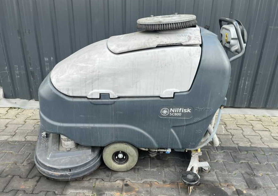 Nilfisk SC600 - Makineri larëse-tharëse dyshemeje: foto 2 Nilfisk SC600 - Makineri larëse-tharëse dyshemeje: foto 2