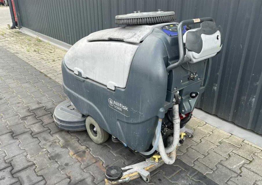 Nilfisk SC600 - Makineri larëse-tharëse dyshemeje: foto 3 Nilfisk SC600 - Makineri larëse-tharëse dyshemeje: foto 3