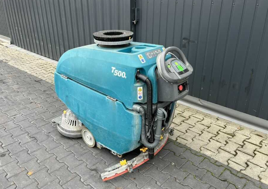 Tennant T500 - Makineri larëse-tharëse dyshemeje: foto 3 Tennant T500 - Makineri larëse-tharëse dyshemeje: foto 3