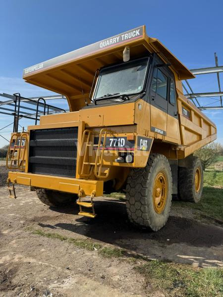 Caterpillar 771D - Shkarkues i palëvizshëm: foto 1 Caterpillar 771D - Shkarkues i palëvizshëm: foto 1