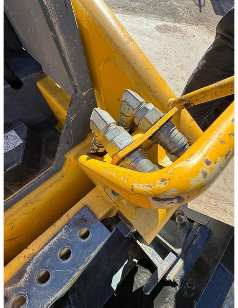 Gehl 1640 - Pajisje pylltarie: foto 5 Gehl 1640 - Pajisje pylltarie: foto 5