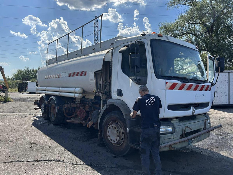 Renault 320 - Autobot: foto 3 Renault 320 - Autobot: foto 3