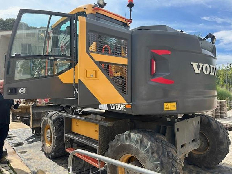 Volvo EWR150E - Ekskavator me goma: foto 2 Volvo EWR150E - Ekskavator me goma: foto 2