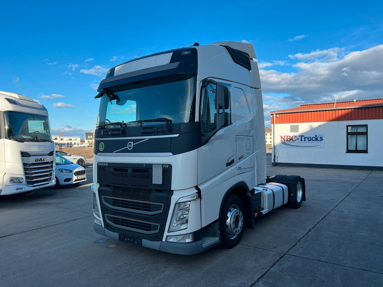Volvo FH 460 * LOWLINER * RETARDER * VOLLLUFTFEDERUNG - Gjysmë-kamion: foto 1 Volvo FH 460 * LOWLINER * RETARDER * VOLLLUFTFEDERUNG - Gjysmë-kamion: foto 1