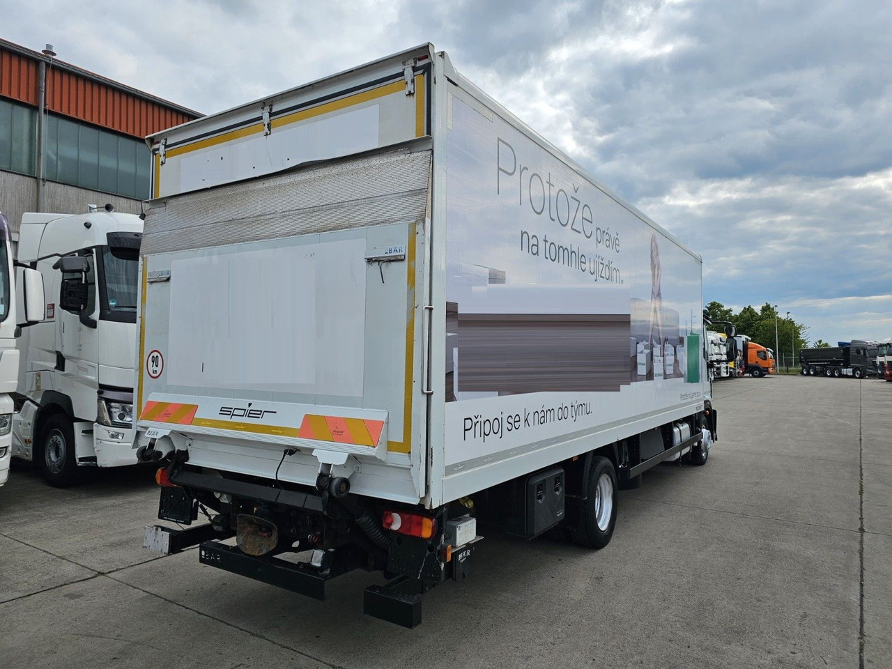 Iveco EURO-CARGO 120E25 * SCHLAFKABINE * BÄR 1,5 T * - Kamion vagonetë: foto 4 Iveco EURO-CARGO 120E25 * SCHLAFKABINE * BÄR 1,5 T * - Kamion vagonetë: foto 4