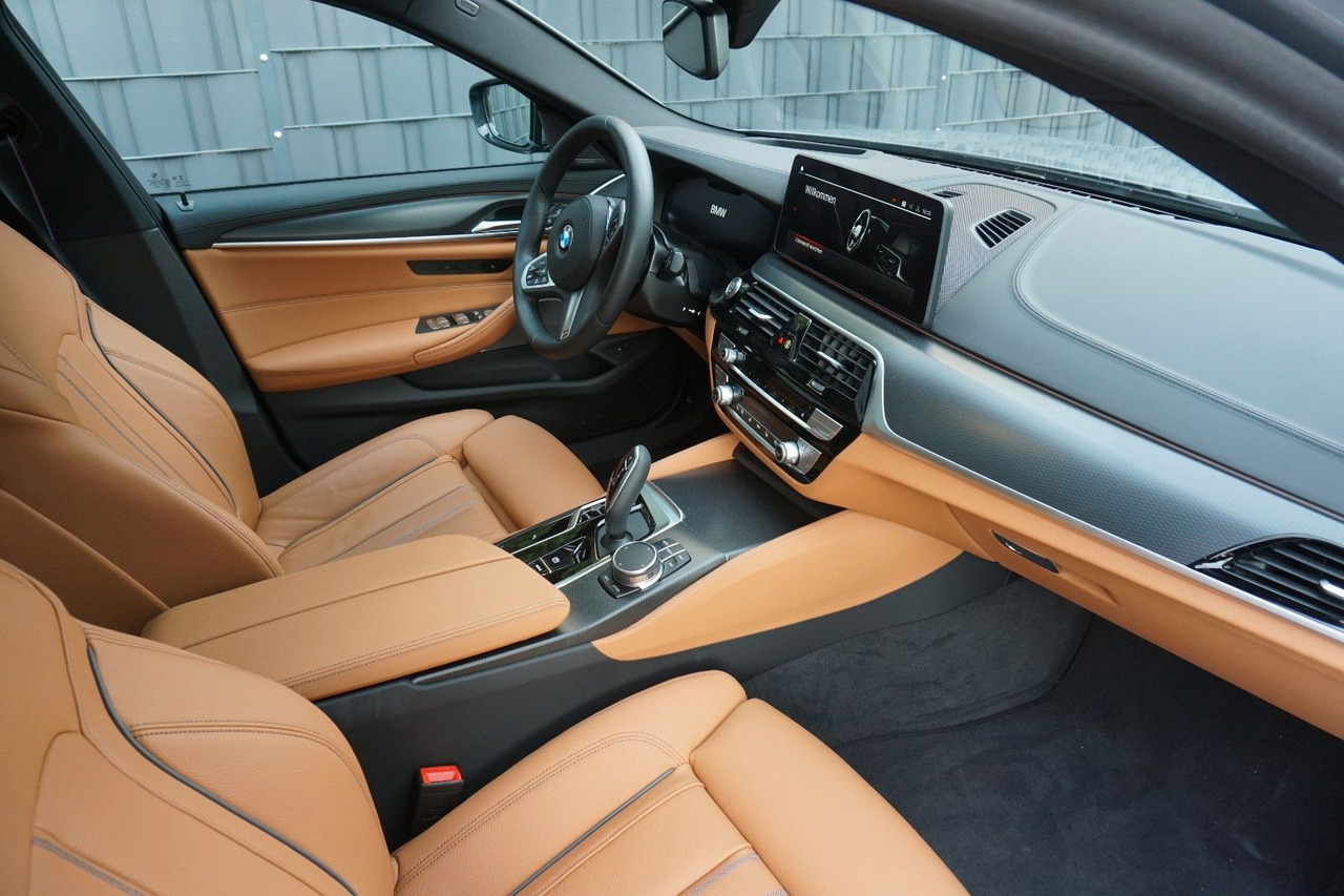 BMW 530 xDrive Touríng - Makinë me portobagazh: foto 4 BMW 530 xDrive Touríng - Makinë me portobagazh: foto 4