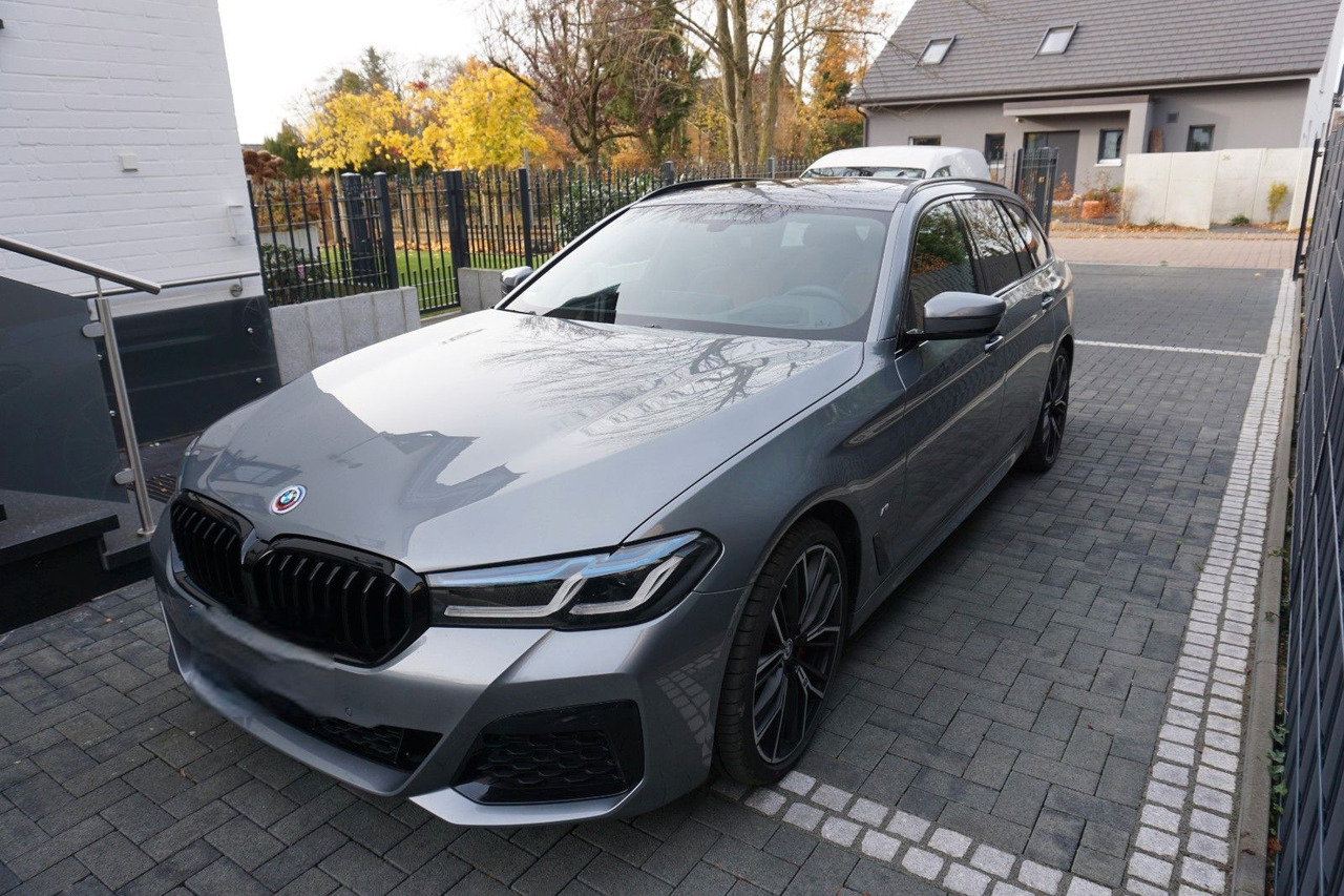 BMW 530 xDrive Touríng - Makinë me portobagazh: foto 1 BMW 530 xDrive Touríng - Makinë me portobagazh: foto 1